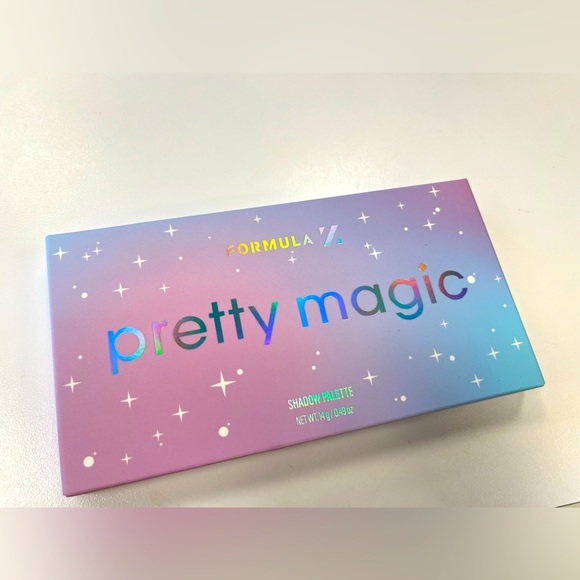 Pretty Magic 12-Pan Eyeshadow Palette - Picture 1 of 7